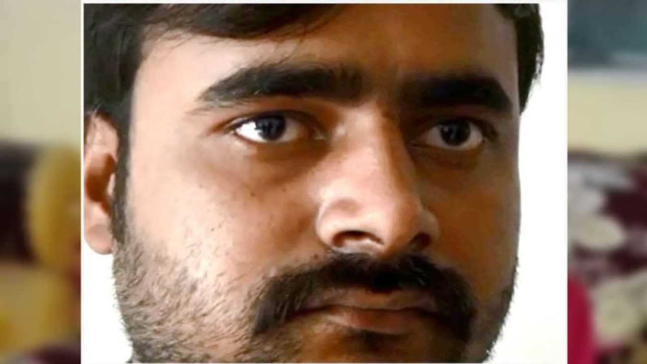 गजब 420 आदमी है ये, अपनी गर्लफ्रेंड को भी नहीं छोड़ा गजब 420 आदमी है ये, अपनी गर्लफ्रेंड को भी नहीं छोड़ा