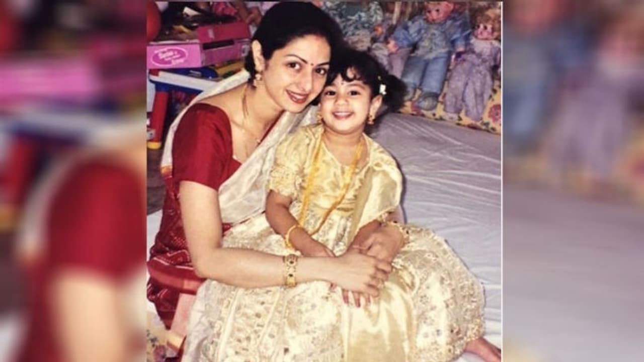 'চাঁদনি' র ৫৬ তম জন্মদিন, মা কে স্মরণ করে পোস্ট জাহ্নবির 'চাঁদনি' র ৫৬ তম জন্মদিন, মা কে স্মরণ করে পোস্ট জাহ্নবির