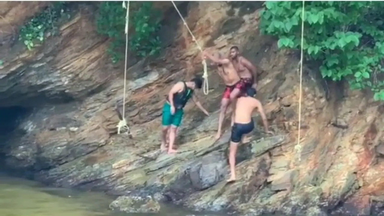 కరీబియన్ దీవుల్లో ధవన్, అయ్యర్ సాహసాలు... అభిమానులు ఫిదా (వీడియో) కరీబియన్ దీవుల్లో ధవన్, అయ్యర్ సాహసాలు... అభిమానులు ఫిదా (వీడియో)