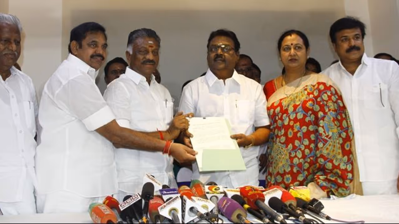 ‘இந்த தொகுதிகள் எல்லாம் வேணும்’... ஓபிஎஸ் இபிஎஸ் கைவசம் சென்ற தேமுதிக தொகுதி பட்டியல் இதோ...! ‘இந்த தொகுதிகள் எல்லாம் வேணும்’... ஓபிஎஸ் இபிஎஸ் கைவசம் சென்ற தேமுதிக தொகுதி பட்டியல் இதோ...!