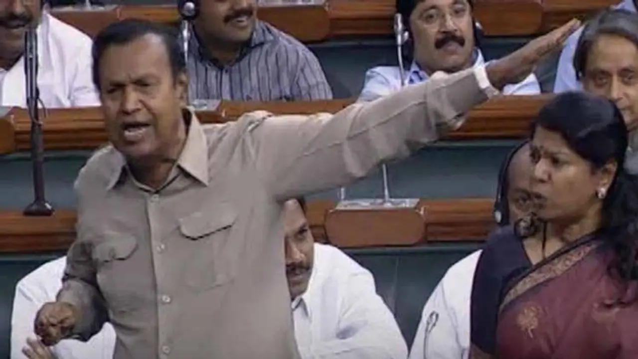 அவர் பெயரிலேயே இருக்கட்டும்... விட்டுக்கொடுங்க... மத்திய அமைச்சரிடம் உருகிய டி.ஆர்.பாலு..!