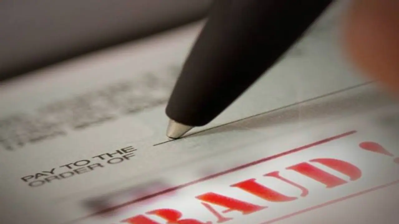 స్నేహితుడి సలహా మేరకే అలా చేశా: నకిలీ చెక్కులతో సీఎంఆర్ఎఫ్ నిధుల డ్రా చేసిన భాస్కర్ రెడ్డి స్నేహితుడి సలహా మేరకే అలా చేశా: నకిలీ చెక్కులతో సీఎంఆర్ఎఫ్ నిధుల డ్రా చేసిన భాస్కర్ రెడ్డి