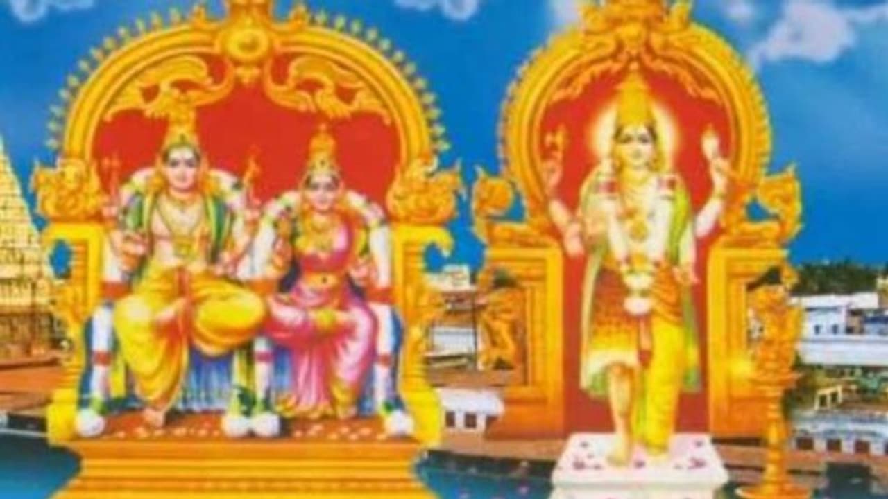 அரியும் சிவனும் ஒன்னு களைகட்டிய சங்கரன்கோவில் ஆடித்தபசு திருவிழா . அரியும் சிவனும் ஒன்னு களைகட்டிய சங்கரன்கோவில் ஆடித்தபசு திருவிழா .