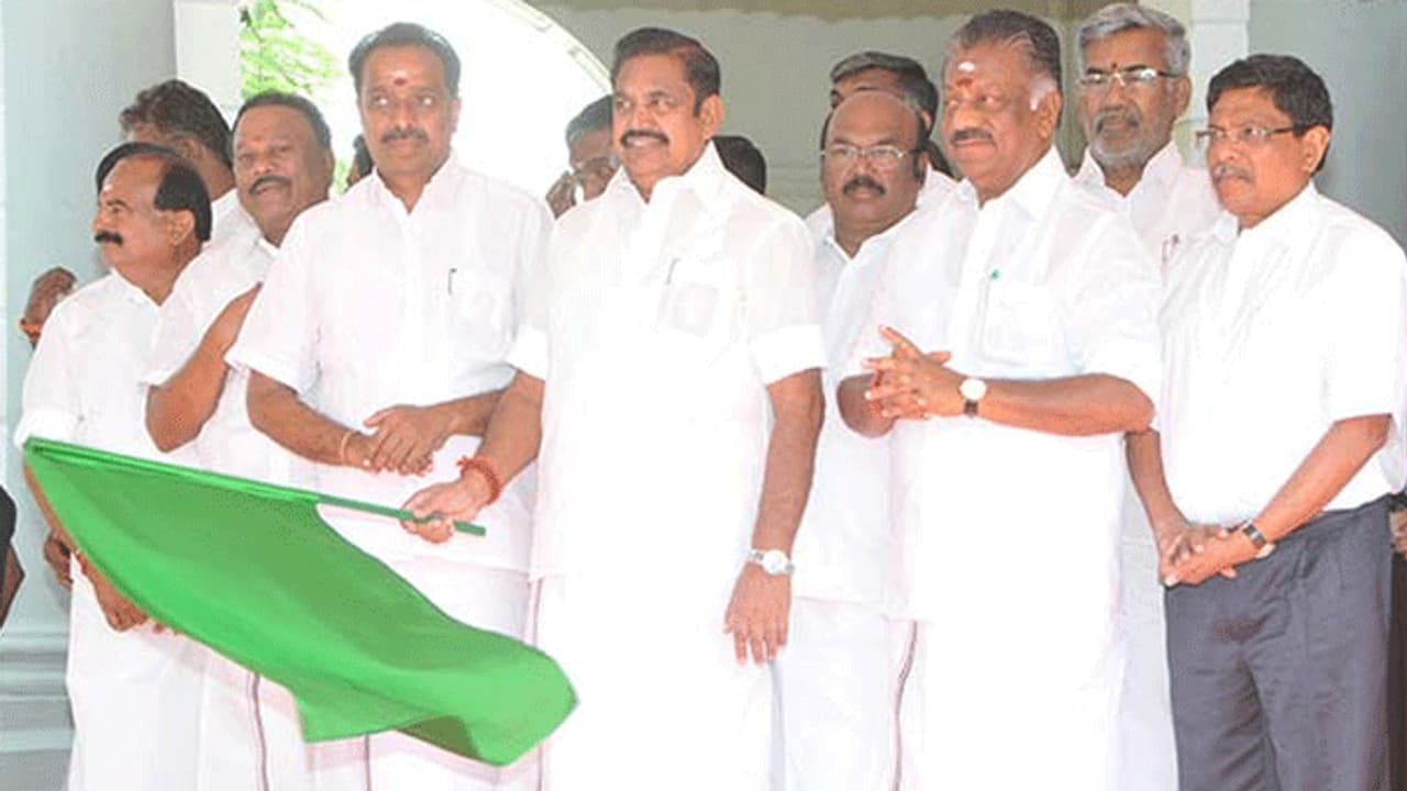 திமுகவை ஒரு கை பார்க்காமல் விடமாட்டேன்.. முன்னாள் அமைச்சர் ஆவேசம்..! திமுகவை ஒரு கை பார்க்காமல் விடமாட்டேன்.. முன்னாள் அமைச்சர் ஆவேசம்..!