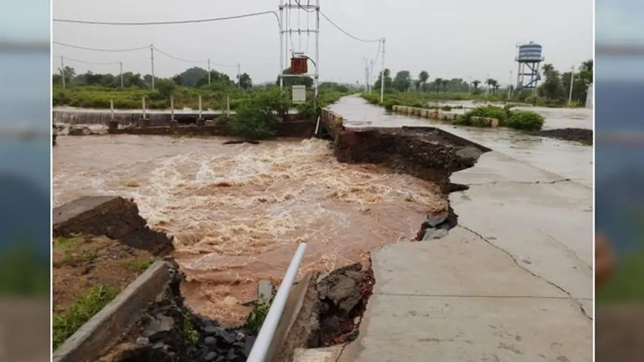 প্রবল বন্যায় ব্যাপক ক্ষয়ক্ষতির জের, কেন্দ্রের কাছে ১১,৯০৬ কোটির সাহায্য চাইল মধ্যপ্রদেশ সরকার প্রবল বন্যায় ব্যাপক ক্ষয়ক্ষতির জের, কেন্দ্রের কাছে ১১,৯০৬ কোটির সাহায্য চাইল মধ্যপ্রদেশ সরকার