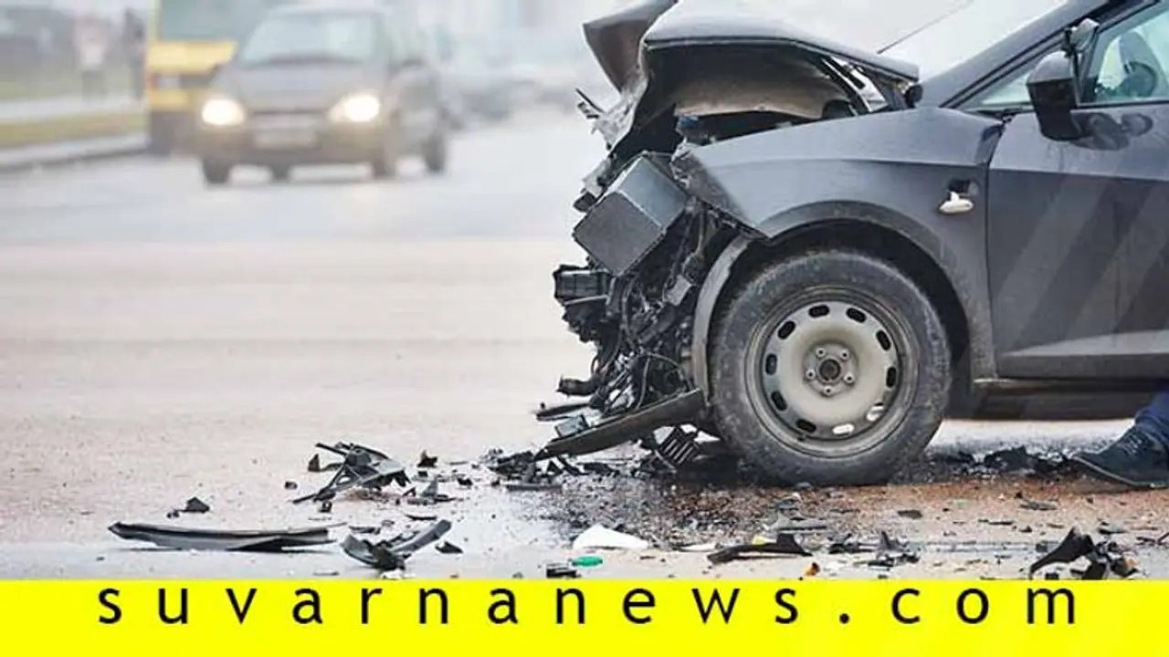 ಆನೇಕಲ್: ರಸ್ತೆ ಅಪಘಾತದಲ್ಲಿ ಒಂದೇ ಕುಟುಂಬದ ಐವರು ಸಾವು ಆನೇಕಲ್: ರಸ್ತೆ ಅಪಘಾತದಲ್ಲಿ ಒಂದೇ ಕುಟುಂಬದ ಐವರು ಸಾವು