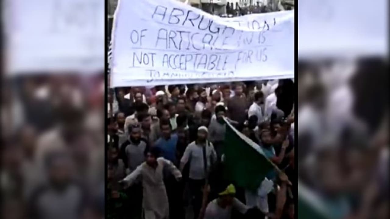 বিদেশী মিডিয়া কি কাশ্মীর নিয়ে ভুয়ো ভিডিও দেখাচ্ছে, কী বলছে ফ্রেম বাই ফ্রেম বিশ্লেষণ বিদেশী মিডিয়া কি কাশ্মীর নিয়ে ভুয়ো ভিডিও দেখাচ্ছে, কী বলছে ফ্রেম বাই ফ্রেম বিশ্লেষণ