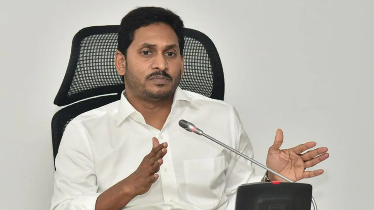 జీఎన్ రావు కమిటీ సీఎంతో భేటీ: రాజధానిపై కీలక ప్రకటన చేసే ఛాన్స్