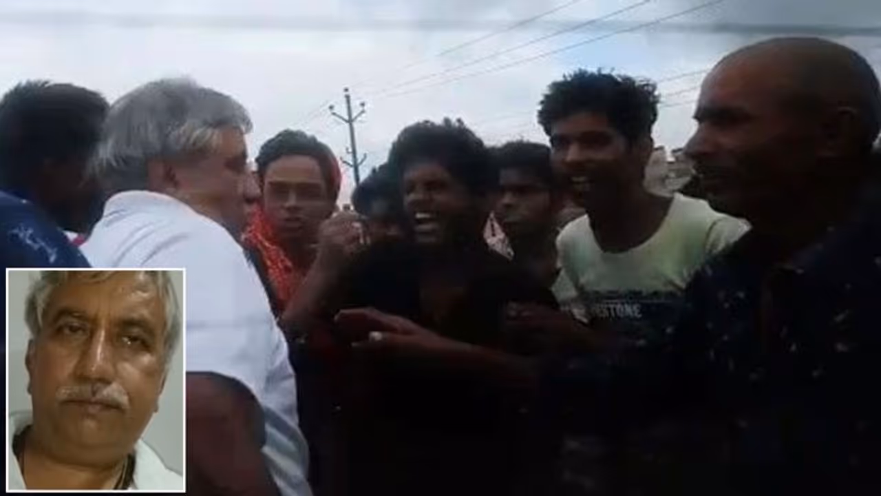 बिहार में जब पूर्व IPS बीच सड़क लात घूंसे खाएंगे, तो आम पब्लिक का भगवान ही मालिक है! बिहार में जब पूर्व IPS बीच सड़क लात घूंसे खाएंगे, तो आम पब्लिक का भगवान ही मालिक है!