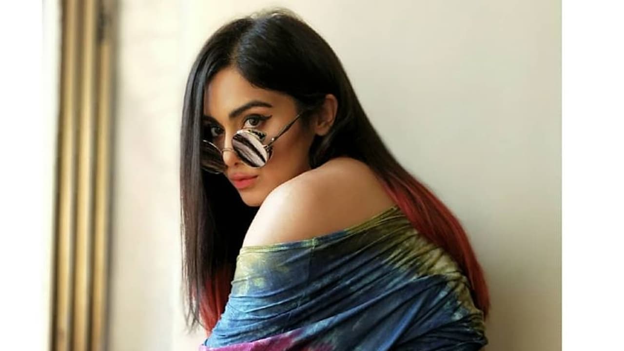 இந்த எட்டுக்கட்டளைகளுக்கு ஓ.கே.ன்னா நடிகை அடா ஷர்மா உங்களுக்கேதான்... இந்த எட்டுக்கட்டளைகளுக்கு ஓ.கே.ன்னா நடிகை அடா ஷர்மா உங்களுக்கேதான்...