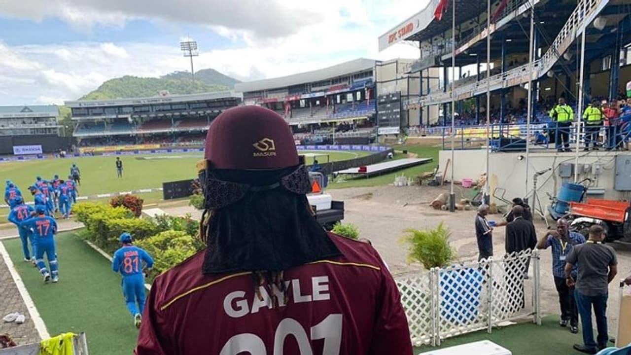 ಅಂತಿಮ ಪಂದ್ಯದಲ್ಲಿ ಗೇಲ್ ಅಬ್ಬರ; ಶುಭಕೋರಿದ ಕೊಹ್ಲಿ ಬಾಯ್ಸ್! ಅಂತಿಮ ಪಂದ್ಯದಲ್ಲಿ ಗೇಲ್ ಅಬ್ಬರ; ಶುಭಕೋರಿದ ಕೊಹ್ಲಿ ಬಾಯ್ಸ್!