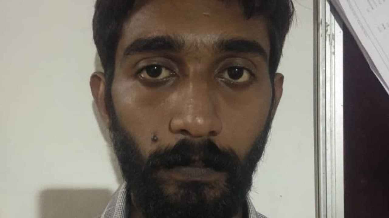 കൊച്ചിയിൽ എംഡിഎംഎയുമായി കോഴിക്കോട് സ്വദേശി പിടിയിൽ കൊച്ചിയിൽ എംഡിഎംഎയുമായി കോഴിക്കോട് സ്വദേശി പിടിയിൽ