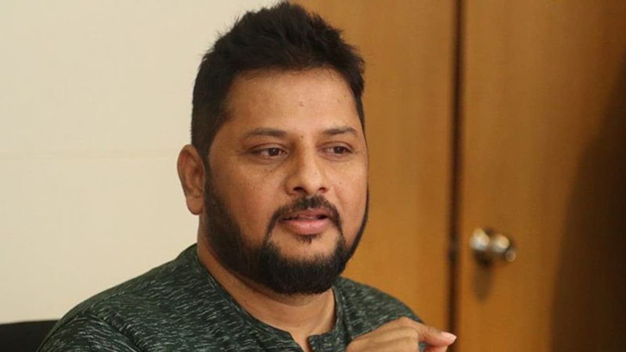 సైరా బాహుబలి కాదు.. రూమర్స్ పై క్లారిటీ ఇచ్చిన డైరెక్టర్ సైరా బాహుబలి కాదు.. రూమర్స్ పై క్లారిటీ ఇచ్చిన డైరెక్టర్