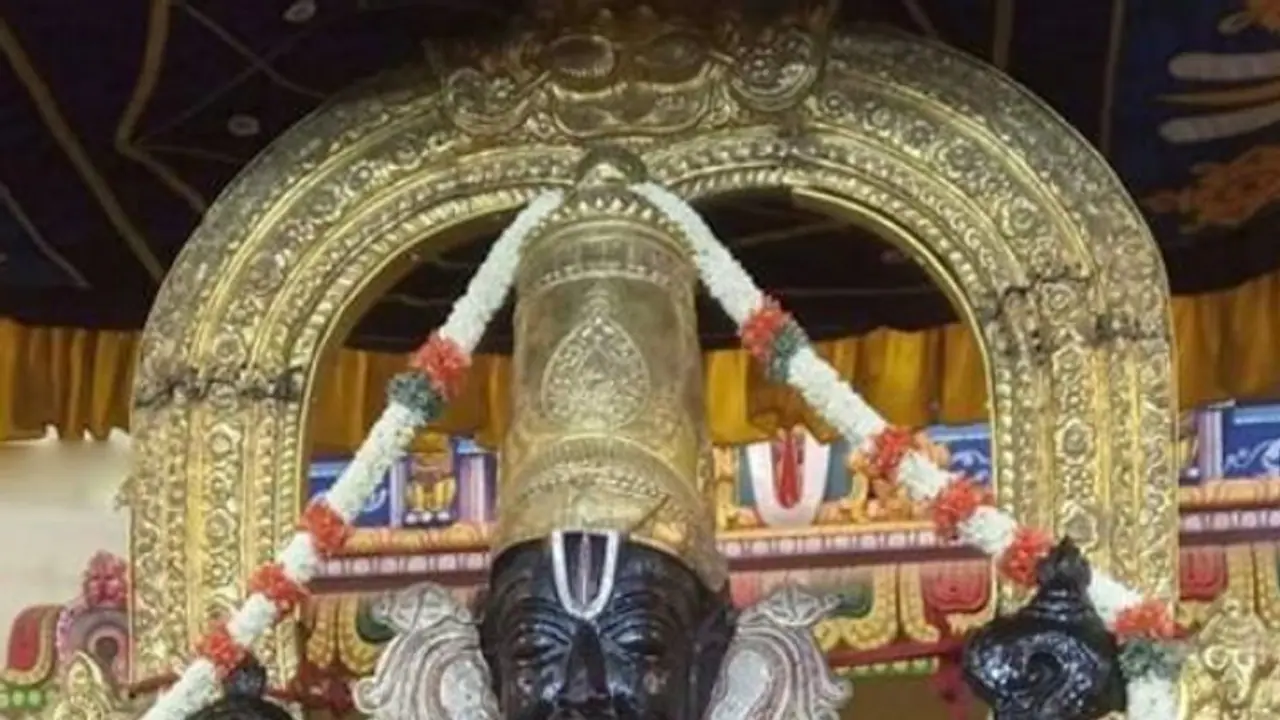 வியர்வை சிந்தினார் அத்திவரதர்..! தெரியுமா இந்த அற்புத நிகழ்வு..! வியர்வை சிந்தினார் அத்திவரதர்..! தெரியுமா இந்த அற்புத நிகழ்வு..!