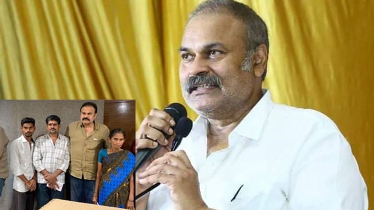 జగన్ ఫెయిల్, చిరు ఫ్యాన్స్ ను వెంట నడిపించుకుంటాం: నాగబాబు జగన్ ఫెయిల్, చిరు ఫ్యాన్స్ ను వెంట నడిపించుకుంటాం: నాగబాబు