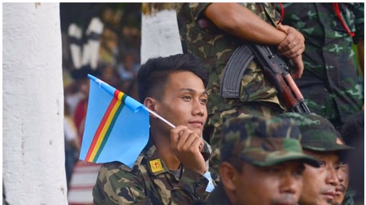 ത്രിവർണ്ണ പതാക ഇല്ല: സ്വന്തം പതാക ഉയർത്തി നാഗാ സംഘടനകൾ സ്വാതന്ത്ര്യ ദിനം ആഘോഷിച്ചു ത്രിവർണ്ണ പതാക ഇല്ല: സ്വന്തം പതാക ഉയർത്തി നാഗാ സംഘടനകൾ സ്വാതന്ത്ര്യ ദിനം ആഘോഷിച്ചു