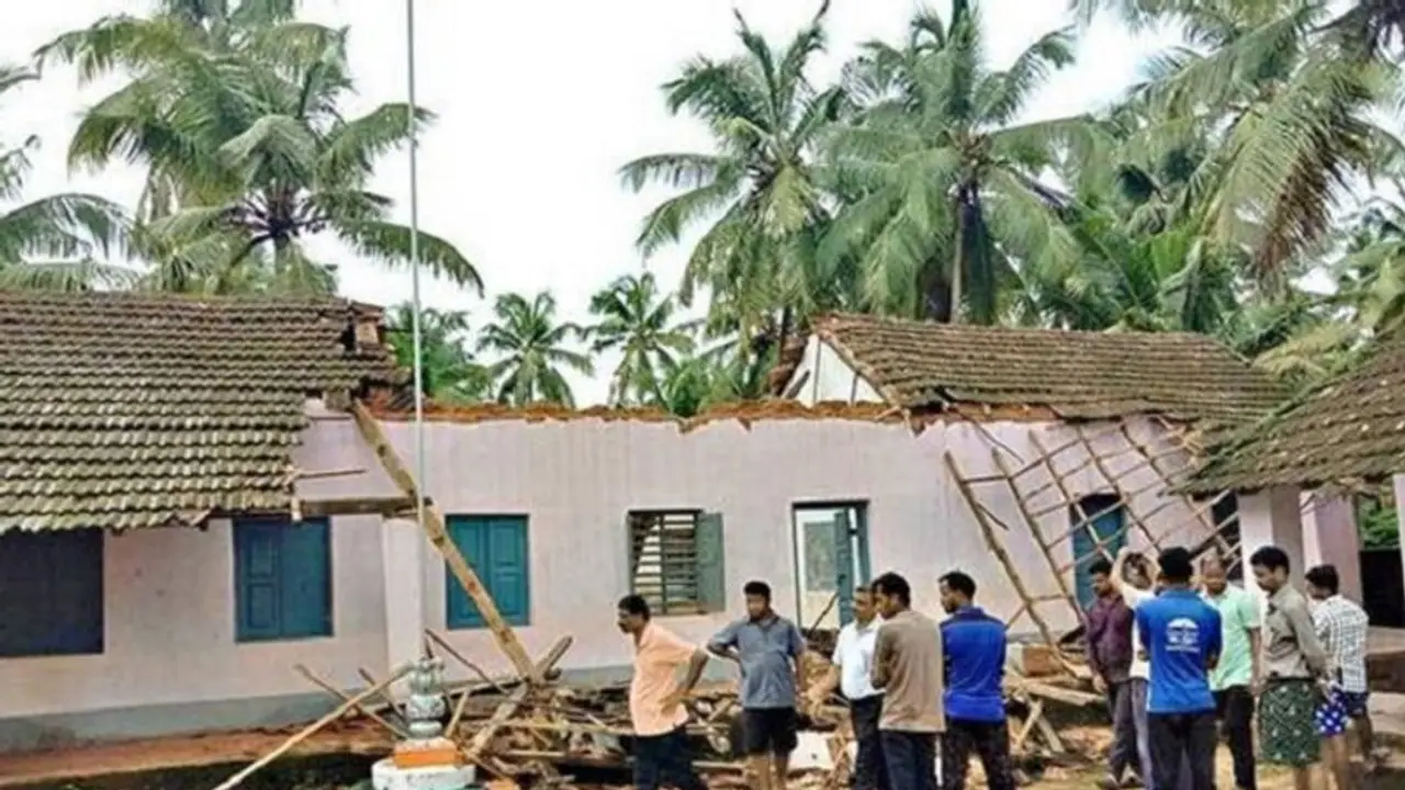 ಉಡುಪಿ: ಮಳೆಗೆ 9 ಶಾಲೆಗಳಿಗೆ ಹಾನಿ ಉಡುಪಿ: ಮಳೆಗೆ 9 ಶಾಲೆಗಳಿಗೆ ಹಾನಿ