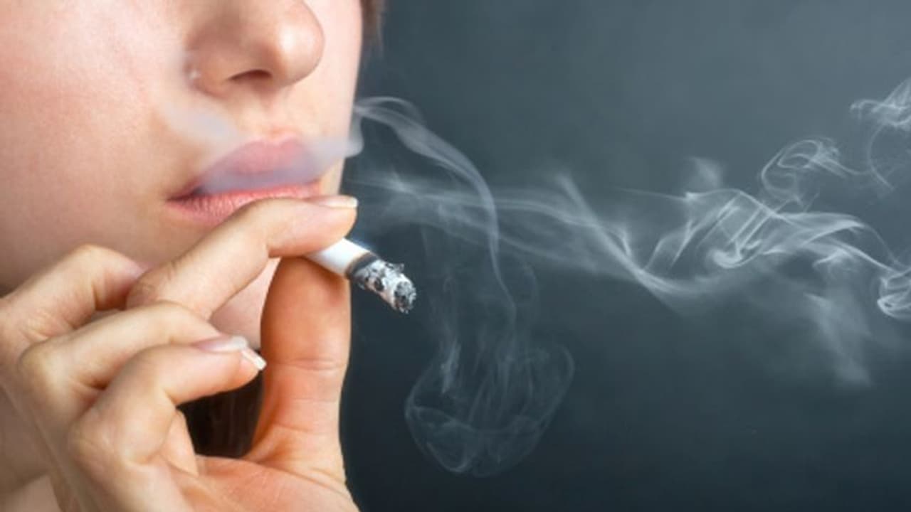 പുകവലി സ്ത്രീകളെ ബാധിക്കുന്നത് ഇങ്ങനെ; പഠനം പറയുന്നത് പുകവലി സ്ത്രീകളെ ബാധിക്കുന്നത് ഇങ്ങനെ; പഠനം പറയുന്നത്