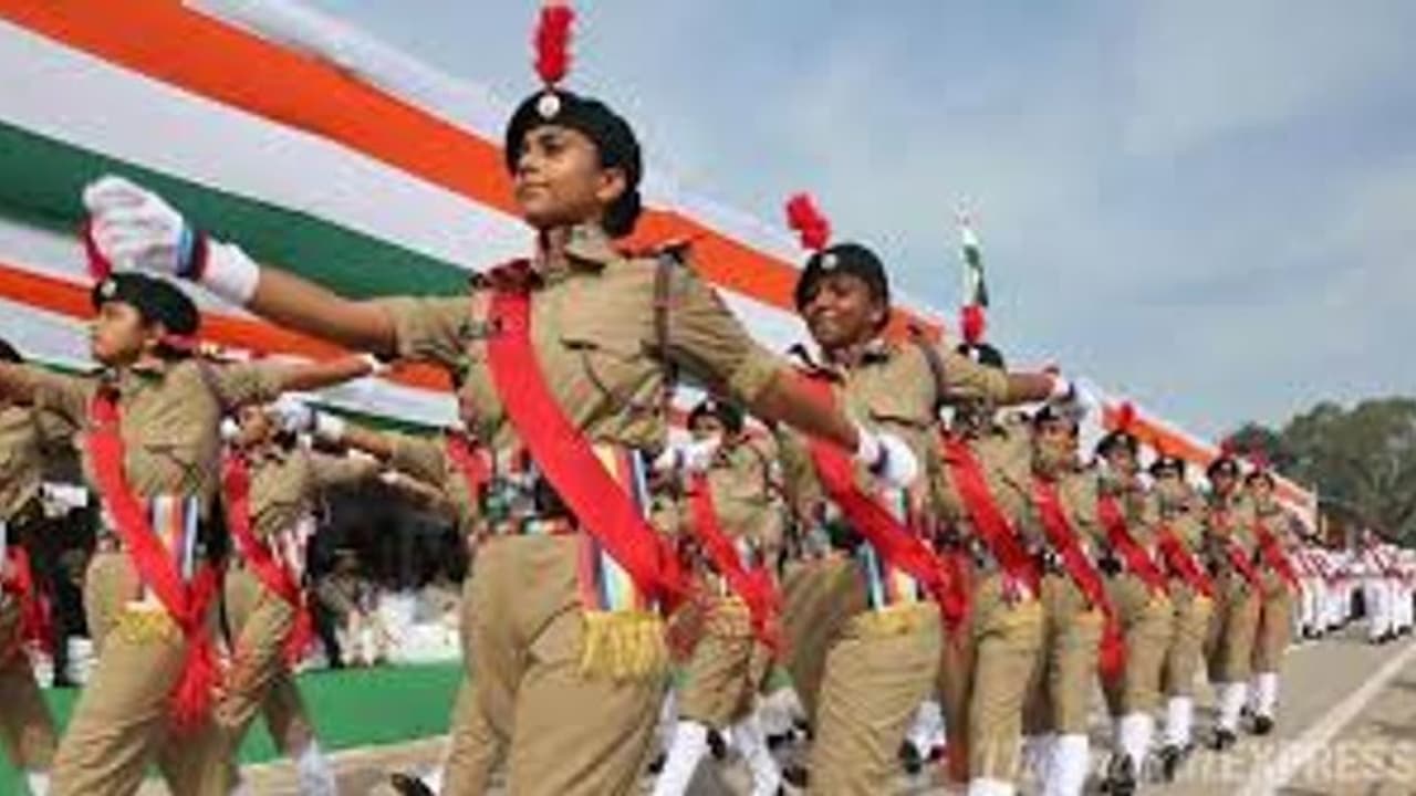 করোনা করেছে গ্রাস, স্বাধীনতায়ও 'পরাধীন' রেড রোড, এবার মাত্র ১৫ মিনিটের অনুষ্ঠান করোনা করেছে গ্রাস, স্বাধীনতায়ও 'পরাধীন' রেড রোড, এবার মাত্র ১৫ মিনিটের অনুষ্ঠান