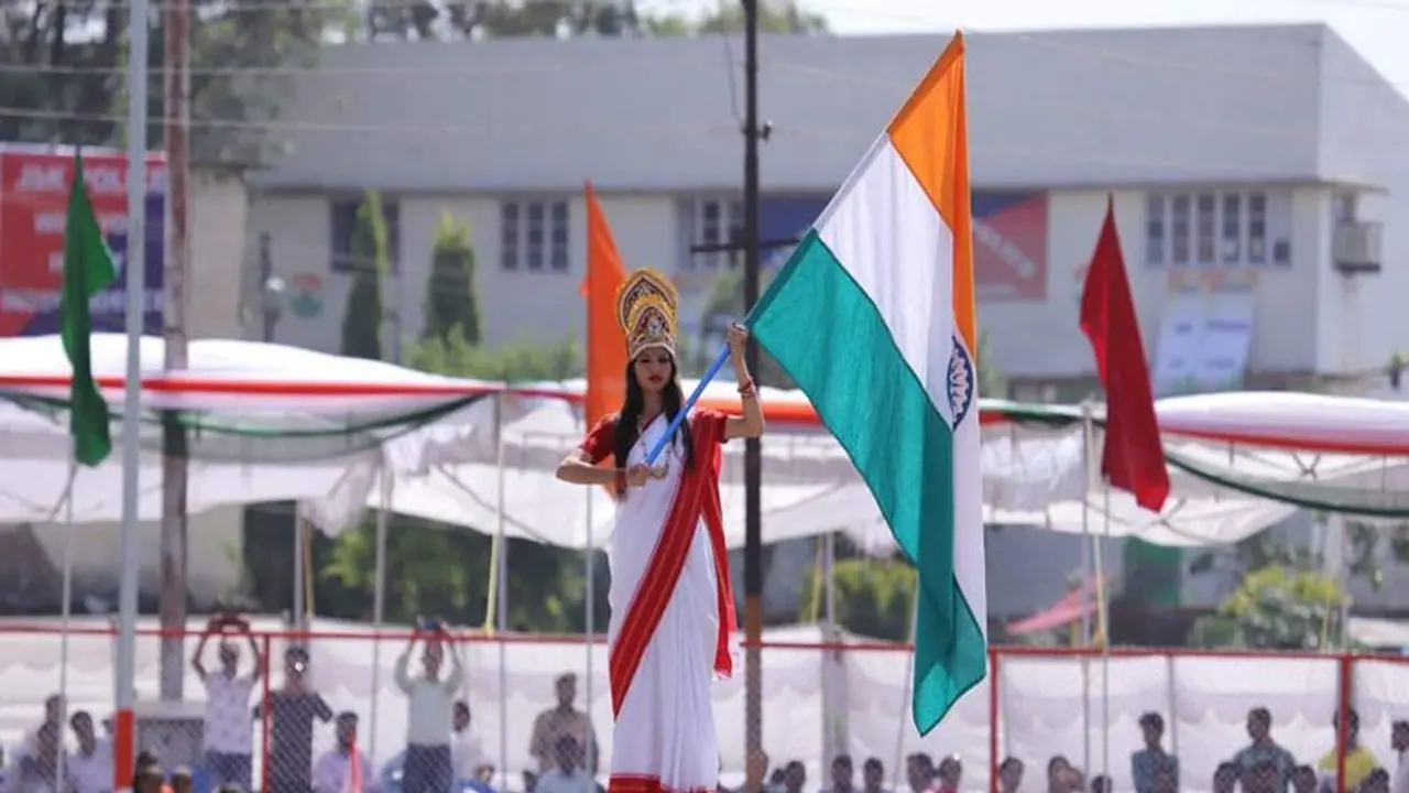 नई सुबह के साथ बदल गया देश का इतिहास,अब 28 राज्य और 9 केंद्र शासित प्रदेश नई सुबह के साथ बदल गया देश का इतिहास,अब 28 राज्य और 9 केंद्र शासित प्रदेश