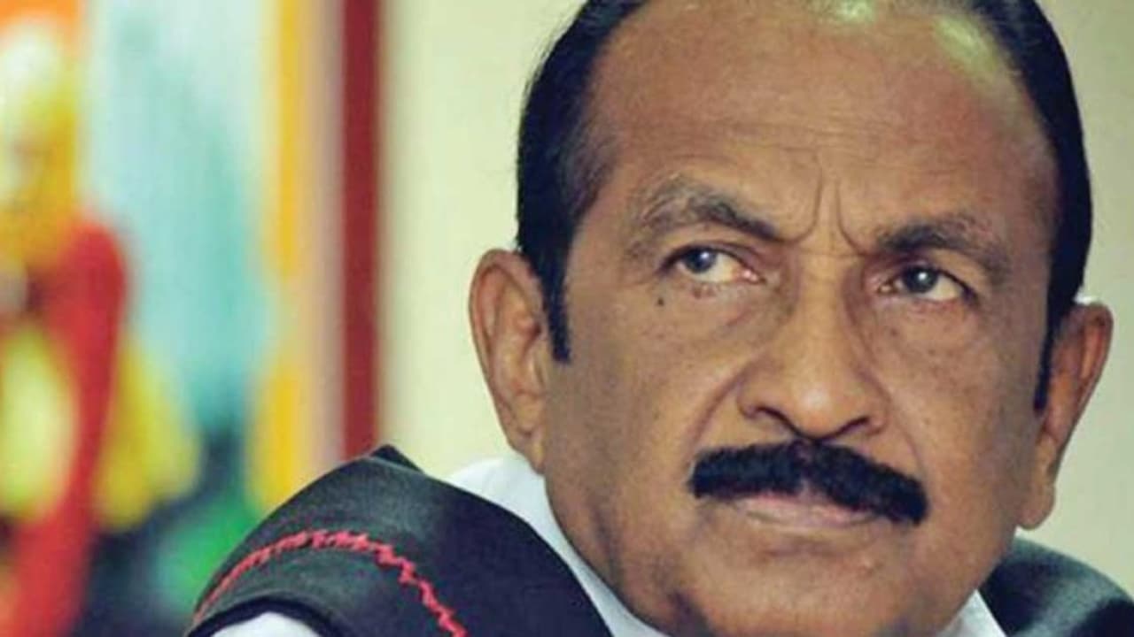 தமிழக காவல் துறையில் 350 கோடி ஊழல்..!! அதிமுகவுக்கு செக் வைக்கும் எதிர்கட்சி எம்.பி..!! தமிழக காவல் துறையில் 350 கோடி ஊழல்..!! அதிமுகவுக்கு செக் வைக்கும் எதிர்கட்சி எம்.பி..!!