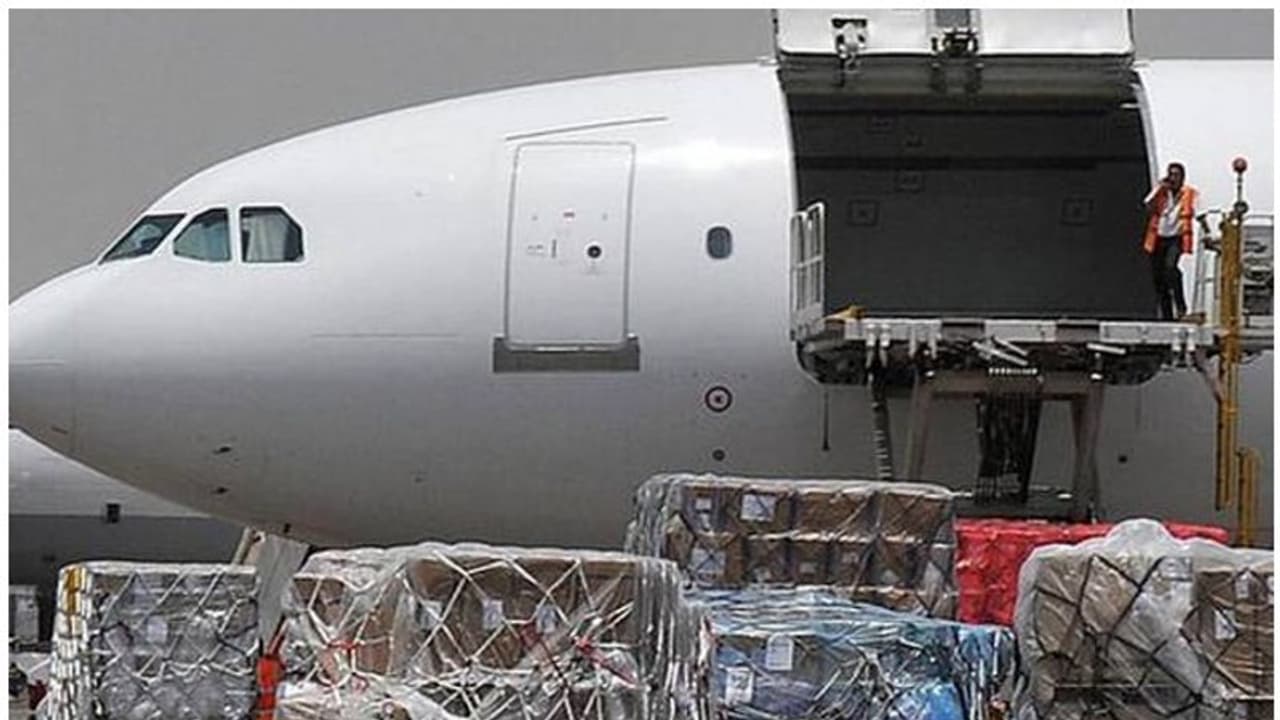 മഴക്കെടുതി ദുരിതാശ്വാസം; വിദേശത്തുനിന്നെത്തിക്കുന്ന സാധനങ്ങള്ക്ക് നികുതിയിളവില്ല മഴക്കെടുതി ദുരിതാശ്വാസം; വിദേശത്തുനിന്നെത്തിക്കുന്ന സാധനങ്ങള്ക്ക് നികുതിയിളവില്ല