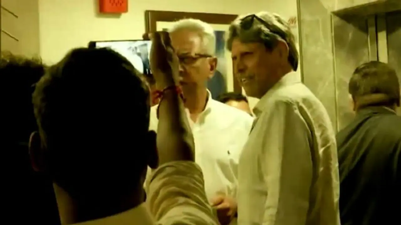 চলছে ভারতের কোচ বাছাই, ইন্টারভিউ এর শুরুতেই দৌড় থেকে সরে গেলেন একজন চলছে ভারতের কোচ বাছাই, ইন্টারভিউ এর শুরুতেই দৌড় থেকে সরে গেলেন একজন