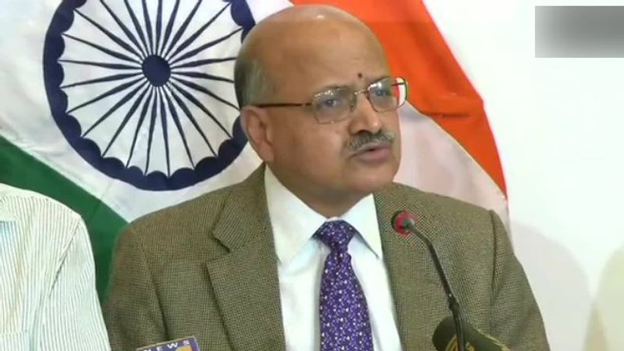 जम्मू कश्मीर: मुख्य सचिव ने कहा 22 जिलों में 12 में स्थिति सामान्य, आज से शुरू होने लगेंगी फोन सुविधाएं जम्मू कश्मीर: मुख्य सचिव ने कहा 22 जिलों में 12 में स्थिति सामान्य, आज से शुरू होने लगेंगी फोन सुविधाएं