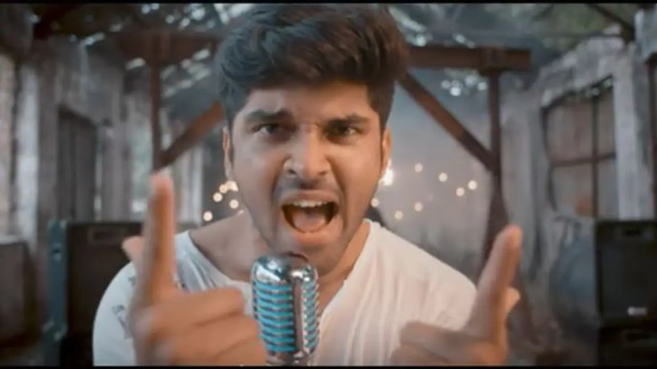 'ஆதித்ய வர்மா' பாடத்திற்கு துருவ் பாடிய பாடல்! லிரிக்கல் வீடியோ! 'ஆதித்ய வர்மா' பாடத்திற்கு துருவ் பாடிய பாடல்! லிரிக்கல் வீடியோ!