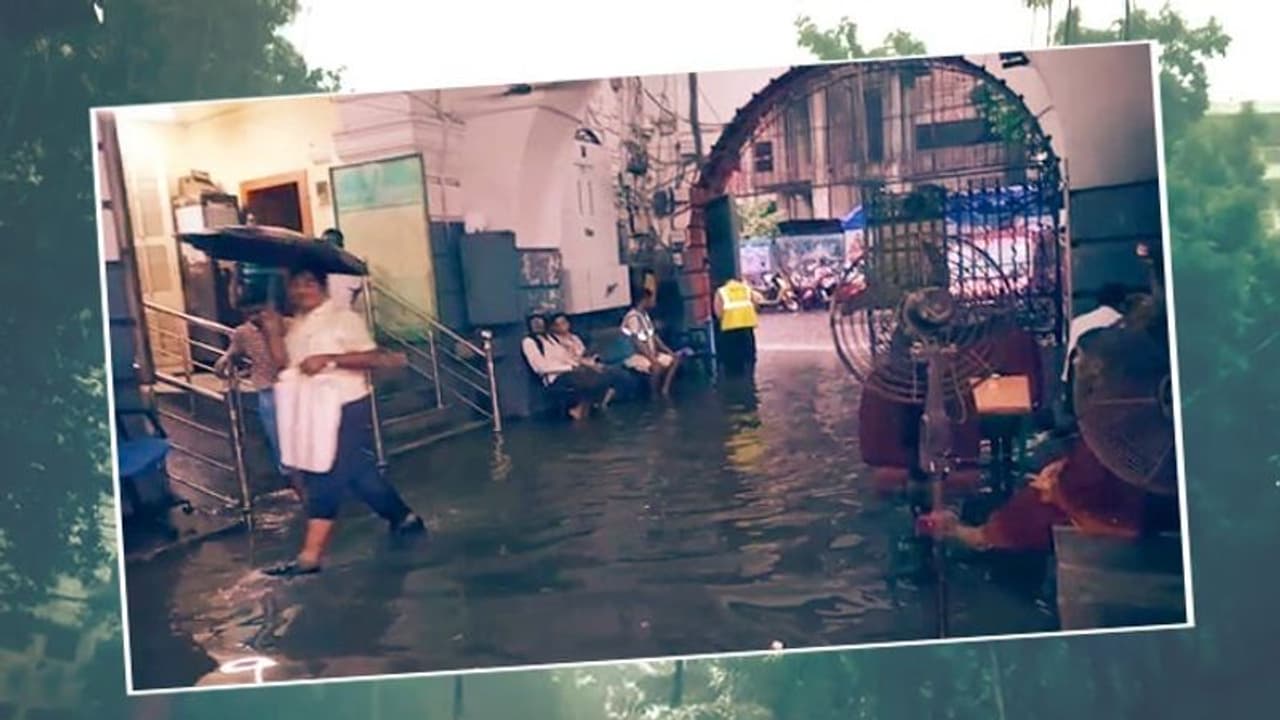 জলে ডুবে এসএসকেএম, বড়সড় ক্ষতি জীবনদায়ী ওষুধ একাধিক অক্সিজেন সিলিন্ডারের