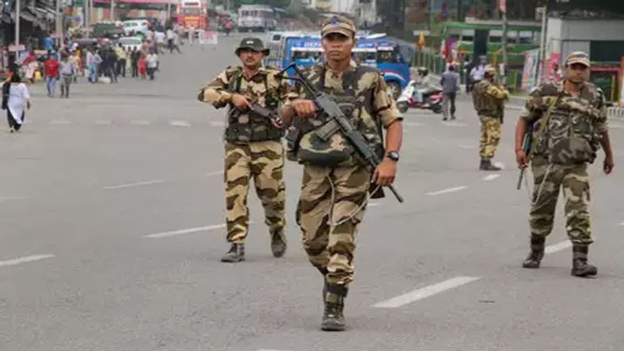 जम्मू में आर्टिकल 370 हटने के 12 दिन बाद इंटरनेट सेवा बहाल, हाई अलर्ट पर सुरक्षाबल