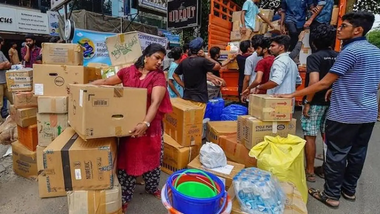 ನೆರೆ ಸಂತ್ರಸ್ತರ ಪರಿಹಾರ ಸಾಮಗ್ರಿ ಕಂಡವರ ಪಾಲು!ದಾನಿಗಳು ಕೊಟ್ಟಿದ್ದು ವ್ಯರ್ಥ