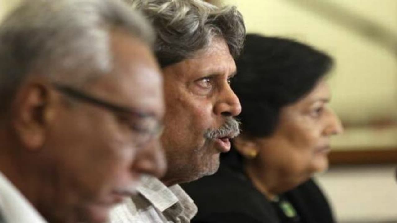 ഭിന്നതാല്‍പര്യം: കപിലിനും ഗെയ്‌ക്‌വാദിനും ശാന്താ രംഗസ്വാമിക്കും നോട്ടീസ്