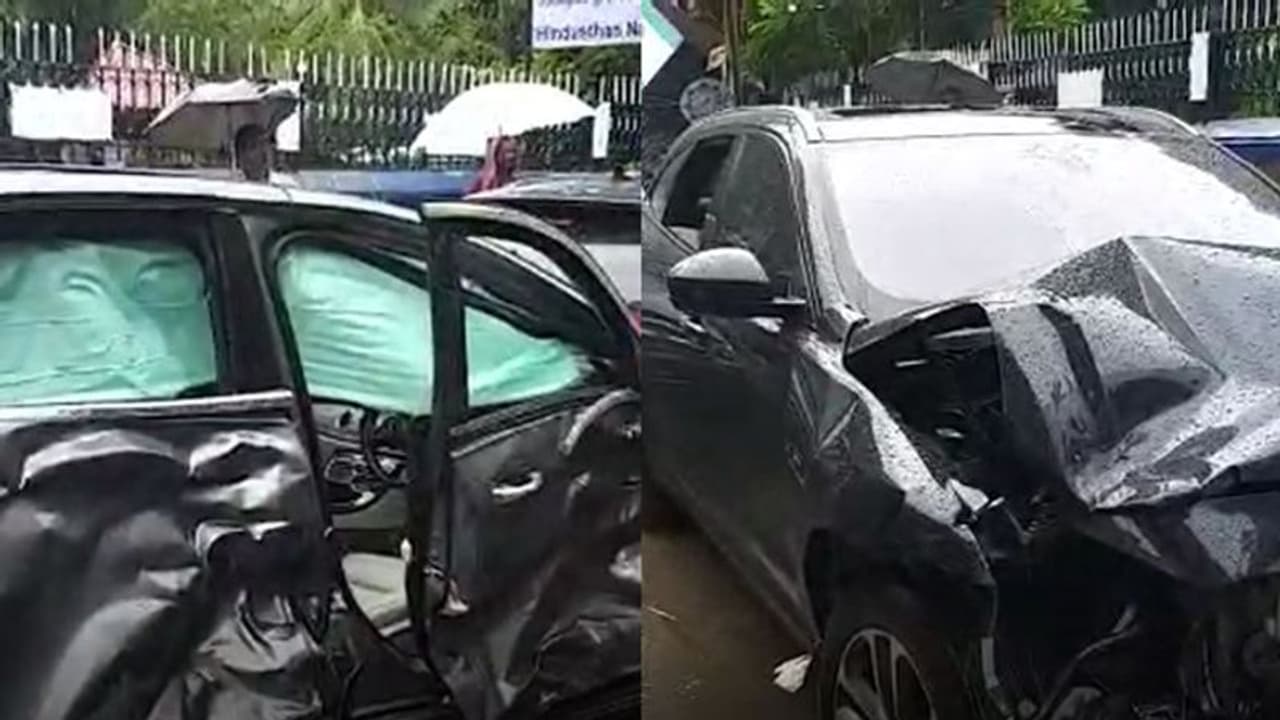 রাতের কলকাতায় মার্সিডিজে ধাক্কা বেপরোয়া জাগুয়ারের, মৃত দুই বাংলাদেশের নাগরিক রাতের কলকাতায় মার্সিডিজে ধাক্কা বেপরোয়া জাগুয়ারের, মৃত দুই বাংলাদেশের নাগরিক