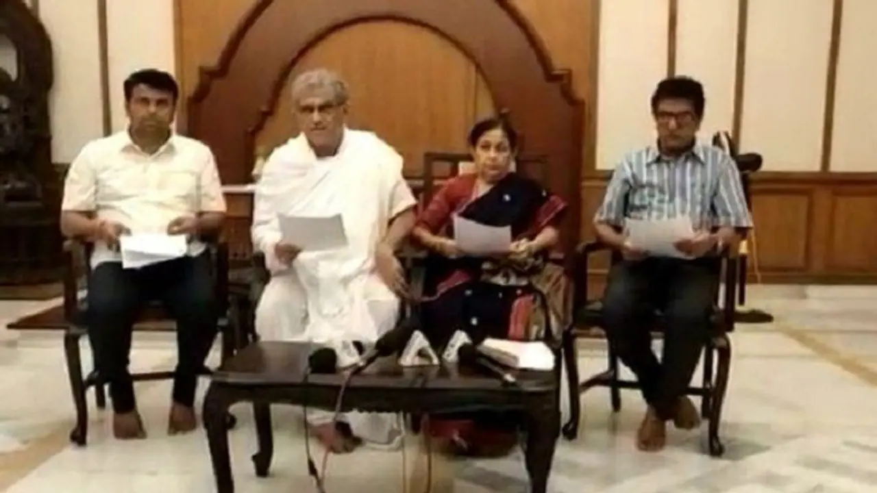 ಶ್ರೀಕ್ಷೇತ್ರ ಧರ್ಮಸ್ಥಳದಿಂದ ನೆರೆ ಸಂತ್ರಸ್ಥರಿಗೆ 25 ಕೋಟಿ ರು. ನೆರವು ಶ್ರೀಕ್ಷೇತ್ರ ಧರ್ಮಸ್ಥಳದಿಂದ ನೆರೆ ಸಂತ್ರಸ್ಥರಿಗೆ 25 ಕೋಟಿ ರು. ನೆರವು