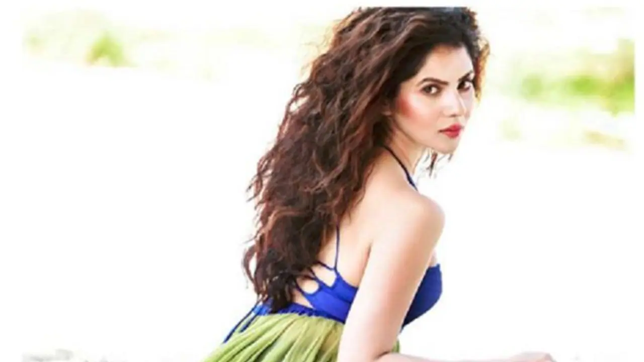 ফটোশ্যুটের জন্য চাই পারফেক্ট লুক! এই কয়েকটি ধাপে মেকাপ করুন