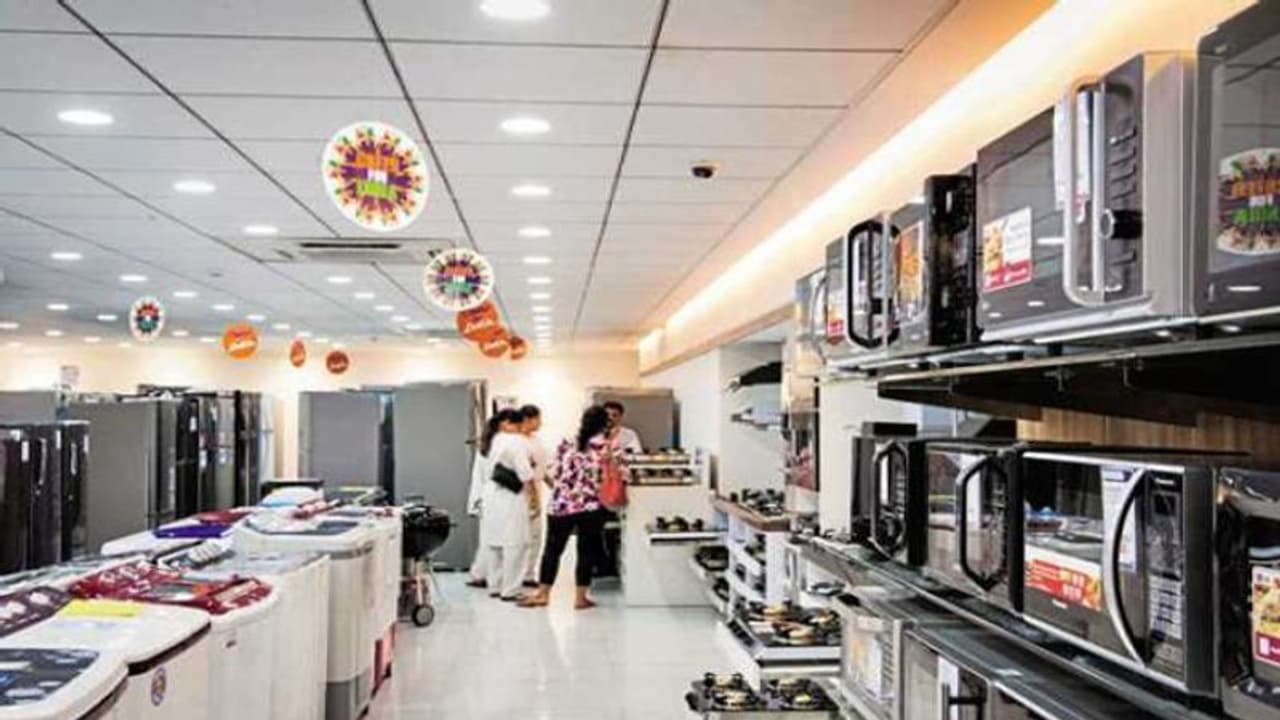 వై హర్రీ.. నో టెన్షన్.. టీవీలు, ఫ్రిజ్ల కొనుగోళ్ల ట్రెండ్!! వై హర్రీ.. నో టెన్షన్.. టీవీలు, ఫ్రిజ్ల కొనుగోళ్ల ట్రెండ్!!