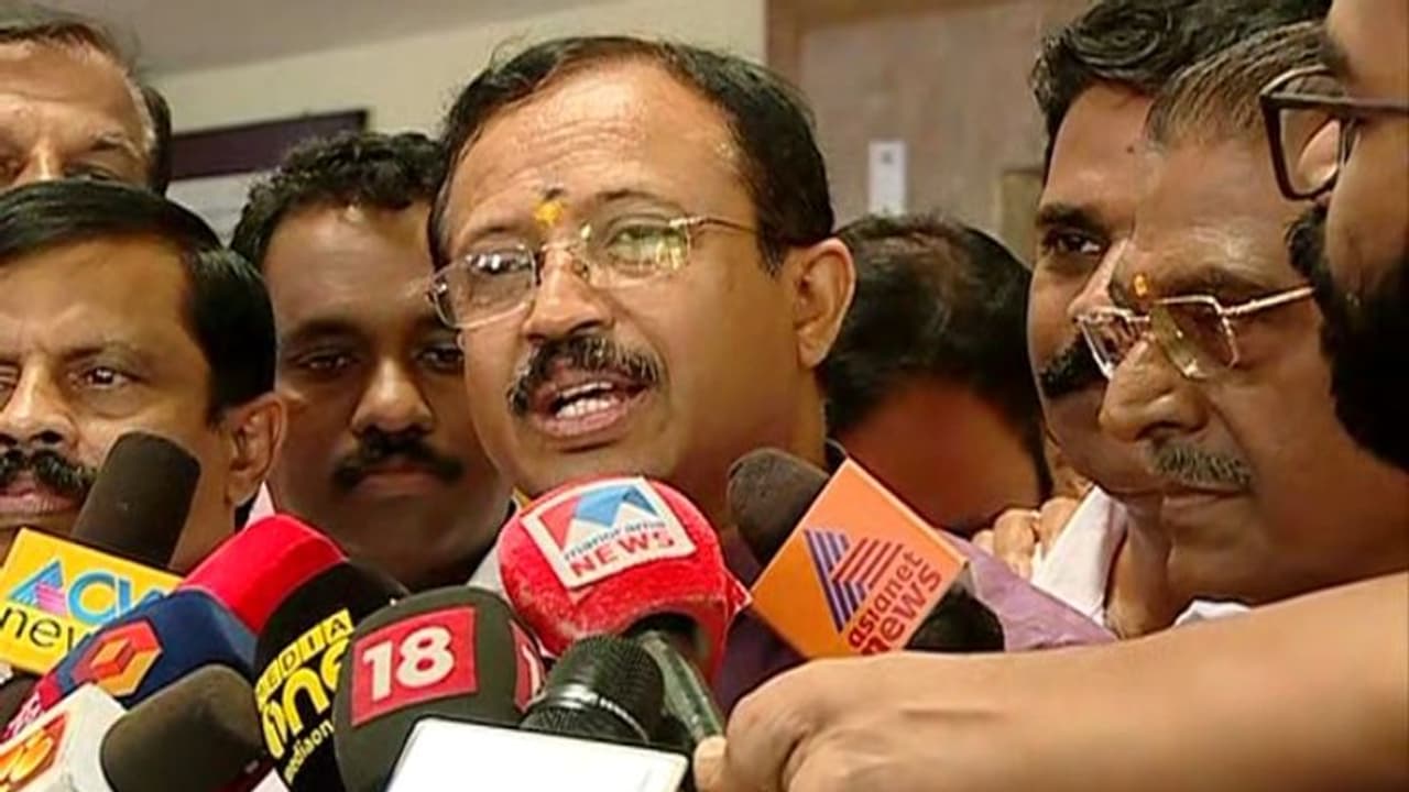 ഇറാൻ പിടിച്ചെടുത്ത കപ്പലിലുള്ളവരെ മോചിപ്പിക്കാൻ ചർച്ച തുടരുകയാണെന്ന് വി മുരളീധരൻ ഇറാൻ പിടിച്ചെടുത്ത കപ്പലിലുള്ളവരെ മോചിപ്പിക്കാൻ ചർച്ച തുടരുകയാണെന്ന് വി മുരളീധരൻ