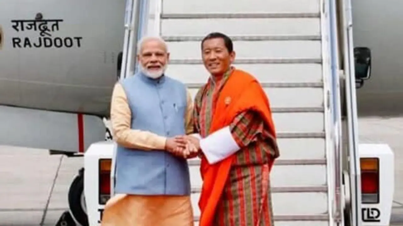 ভুটান সফরে কল্পতরু মোদী, জলবিদ্যুৎ প্রকল্পের বাইরে দুই দেশের সুসম্পর্ক স্থাপনের বার্তা দিলেন প্রধানমন্ত্রী
