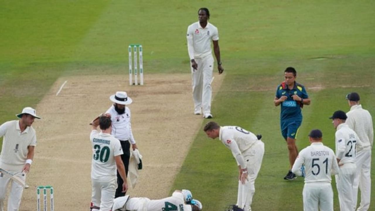 ಬೌನ್ಸರ್ ಎಸೆತಕ್ಕೆ ಗಾಯಗೊಂಡ ಸ್ಮಿತ್ ಪಂದ್ಯದಿಂದ ಔಟ್; ಜೋಫ್ರಾ ವಿರುದ್ಧ ಆಕ್ರೋಶ! ಬೌನ್ಸರ್ ಎಸೆತಕ್ಕೆ ಗಾಯಗೊಂಡ ಸ್ಮಿತ್ ಪಂದ್ಯದಿಂದ ಔಟ್; ಜೋಫ್ರಾ ವಿರುದ್ಧ ಆಕ್ರೋಶ!