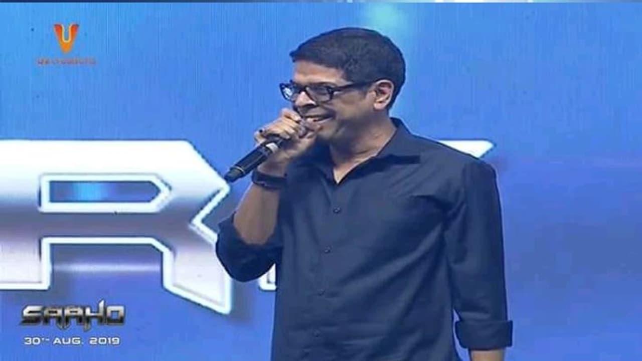 సాహో ప్రీరిలీజ్ ఈవెంట్: 50 రోజులు ప్రభాస్ ఇంటి నుంచే భోజనం! సాహో ప్రీరిలీజ్ ఈవెంట్: 50 రోజులు ప్రభాస్ ఇంటి నుంచే భోజనం!