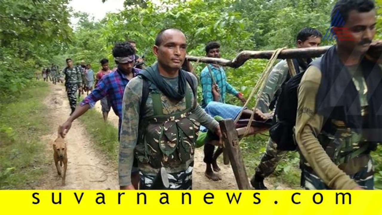 ಹಾವು ಕಡಿದ ವ್ಯಕ್ತಿಯ 2.5 ಕಿ.ಮಿ ಹೊತ್ತು ಸಾಹಸ ಮೆರೆದ ಯೋಧರು!