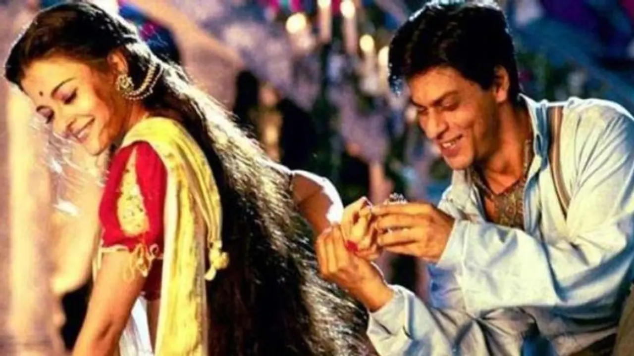 পুরস্কার নিতে স্টেজে শাহরুখ, ট্রফি দিয়েছিল ছোট্ট জাহ্নবী, লকডাউনে ভাইরাল ভিডিও