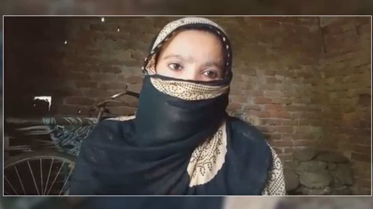 घर में आई लक्ष्मी तो पत्नी को बोला तलाक, तलाक