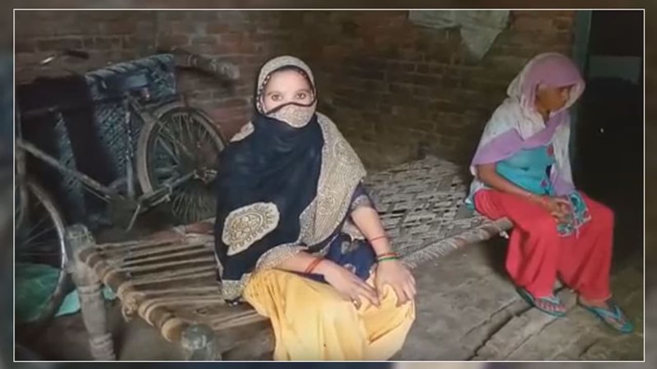 दोस्तों को घर लेकर पहुंचा पति और पत्नी के सामने रख दी चौंकाने वाली डिमांड दोस्तों को घर लेकर पहुंचा पति और पत्नी के सामने रख दी चौंकाने वाली डिमांड