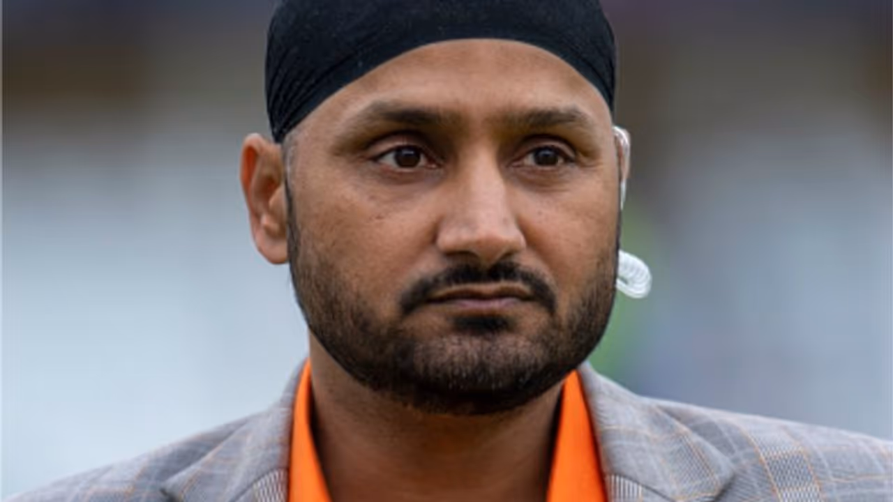 ഏറ്റവും മികച്ച ടെസ്റ്റ് ഇലവനുമായി ഹര്ഭജന്; ടീമില് മൂന്ന് ഇന്ത്യന് താരങ്ങള്; സൂപ്പര് നായകനില്ല! ഏറ്റവും മികച്ച ടെസ്റ്റ് ഇലവനുമായി ഹര്ഭജന്; ടീമില് മൂന്ന് ഇന്ത്യന് താരങ്ങള്; സൂപ്പര് നായകനില്ല!