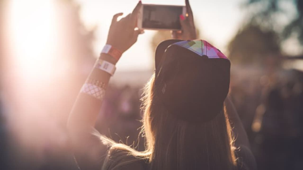 ওয়ার্ল্ড ফটোগ্রাফি ডে উপলক্ষে রইল, স্পেশাল ক্যামেরার কিছু মোবাইল