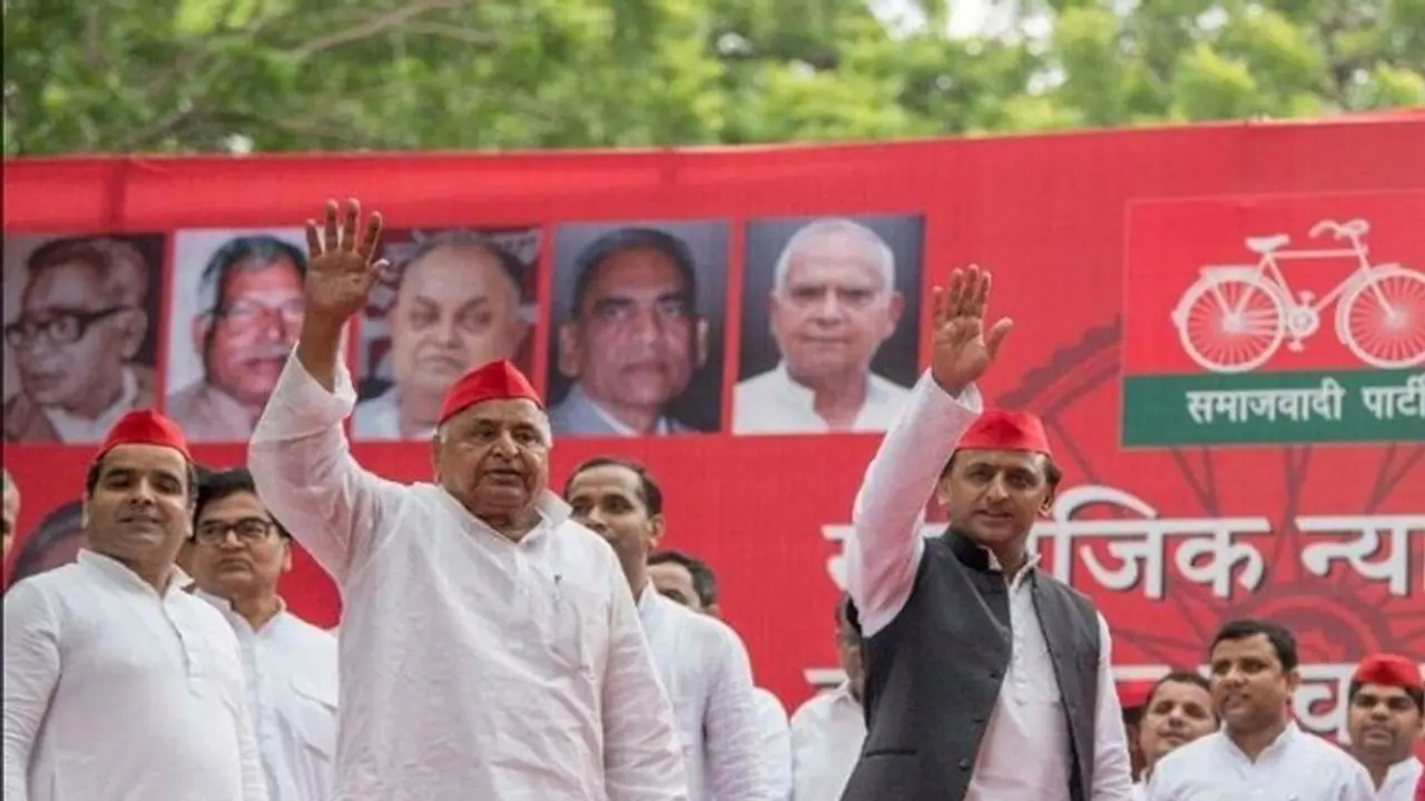 क्या कांग्रेस की राह पर चलेगी सपा, अखिलेश गद्दी छोड़ मुलायम को सौंपेंगे पार्टी की कमान
