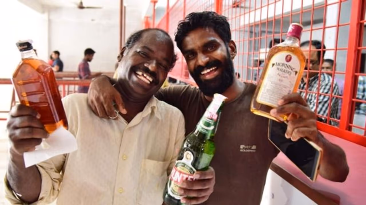 மதுவிற்பனை தொடங்க முதல்வர் முடிவு..?? காலை 10 முதல் 1 மணிவரை திறக்க திட்டம்..!! மதுவிற்பனை தொடங்க முதல்வர் முடிவு..?? காலை 10 முதல் 1 மணிவரை திறக்க திட்டம்..!!