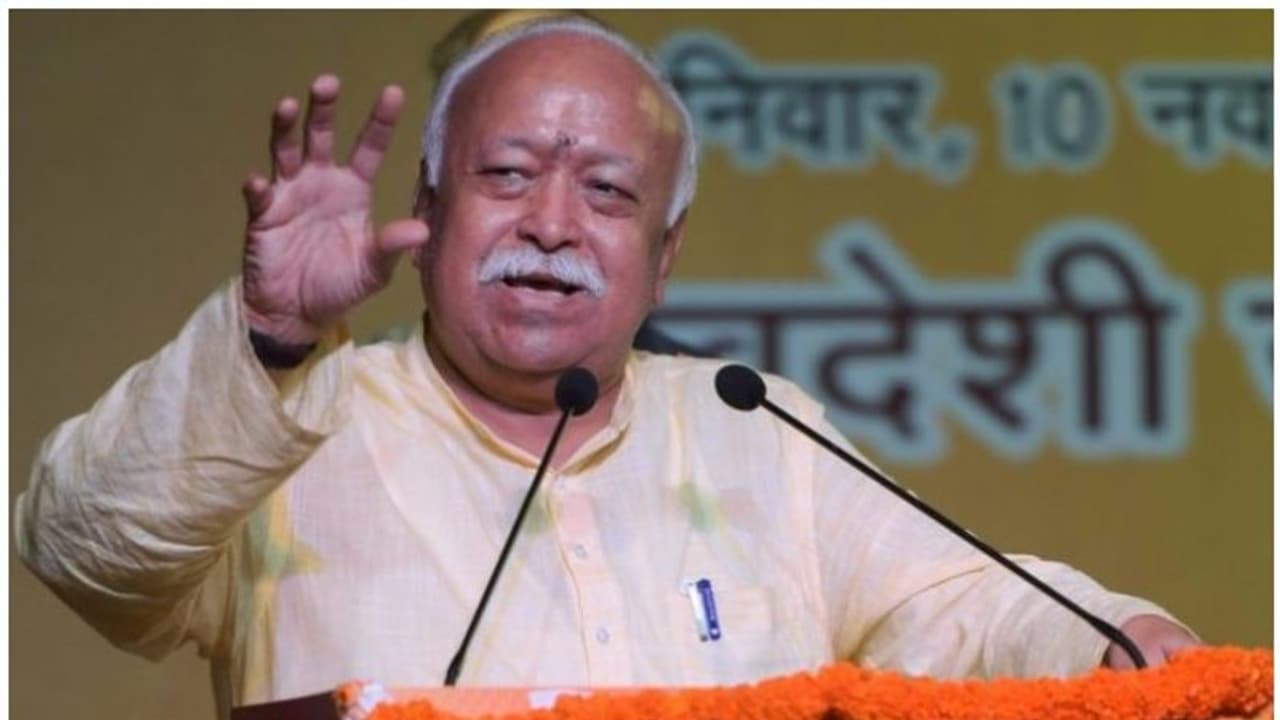 സംവരണം ഇല്ലാതാക്കണമെന്ന സൂചന നല്കി മോഹന് ഭഗവത്; വിവാദമായപ്പോള് വിശദീകരണം സംവരണം ഇല്ലാതാക്കണമെന്ന സൂചന നല്കി മോഹന് ഭഗവത്; വിവാദമായപ്പോള് വിശദീകരണം